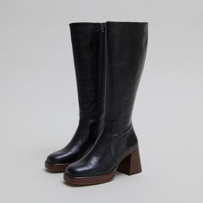 Platform boots in black distressed leather calf size l | betina