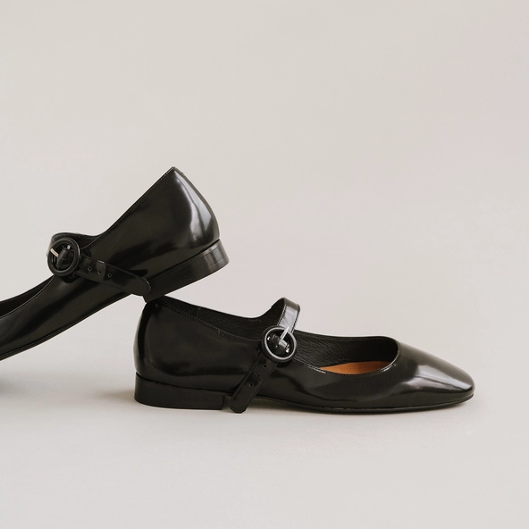 Square-toed ballerinas in black shiny leather | DAURINE