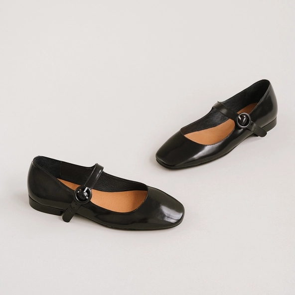 Square-toed ballerinas in black shiny leather | DAURINE