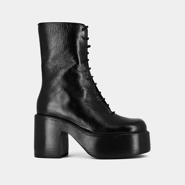 Platform boots with laces in brown aged leather | BAGUETTE