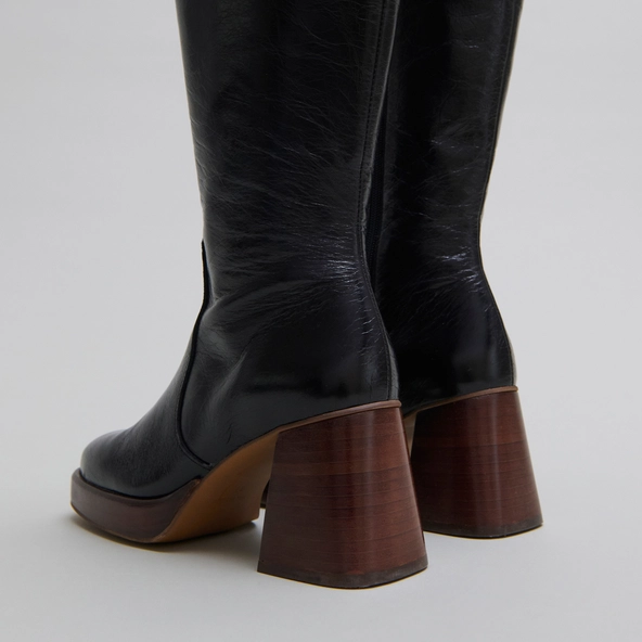 Platform boots in black distressed leather calf size L | BETINA