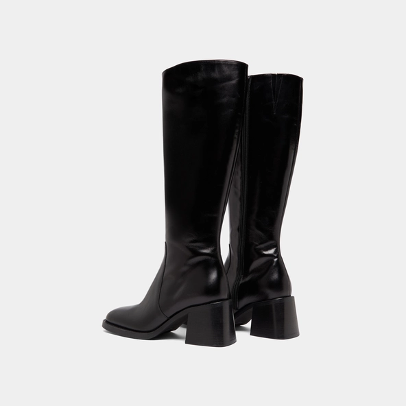 Boots with thick heels and square toes in black leather | DIOU