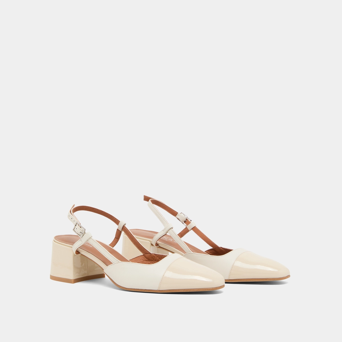 Babies with open heels in ecru leather and patent | DHAPOPY
