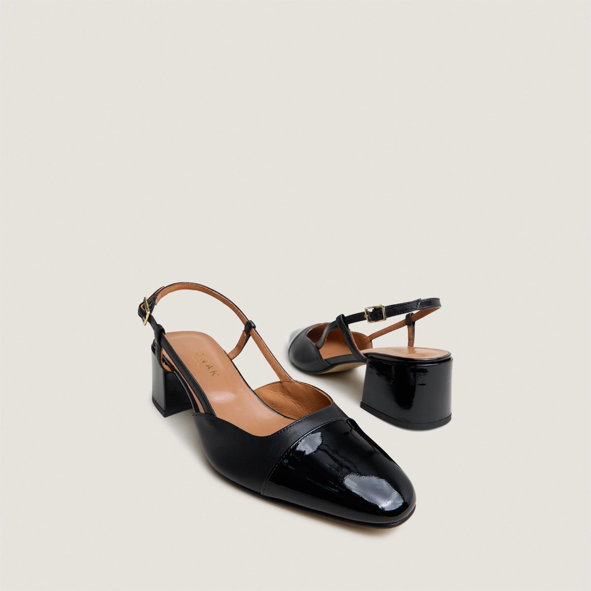 Babies with open heels in black patent leather | DHAPOPY
