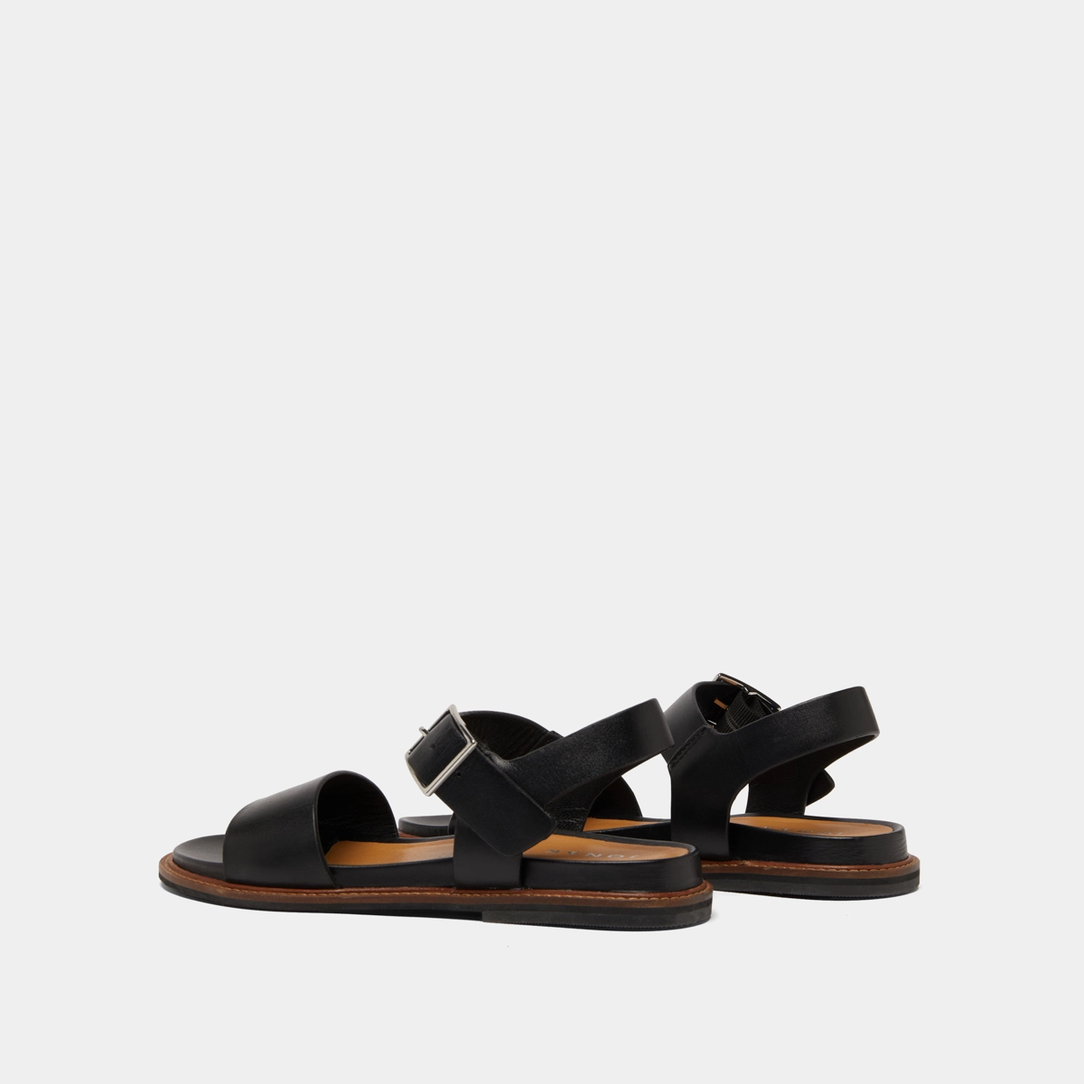 Sandals with straps and open toes in black leather | ACCO