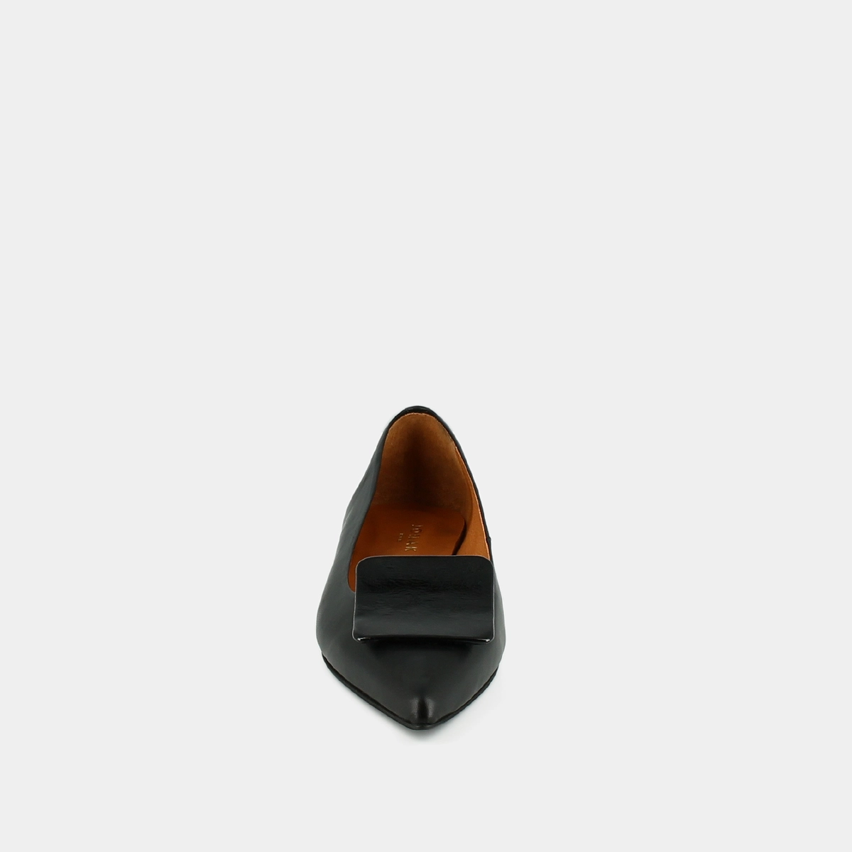 Pointed-toe ballerinas in black pleated patent | DURABLE
