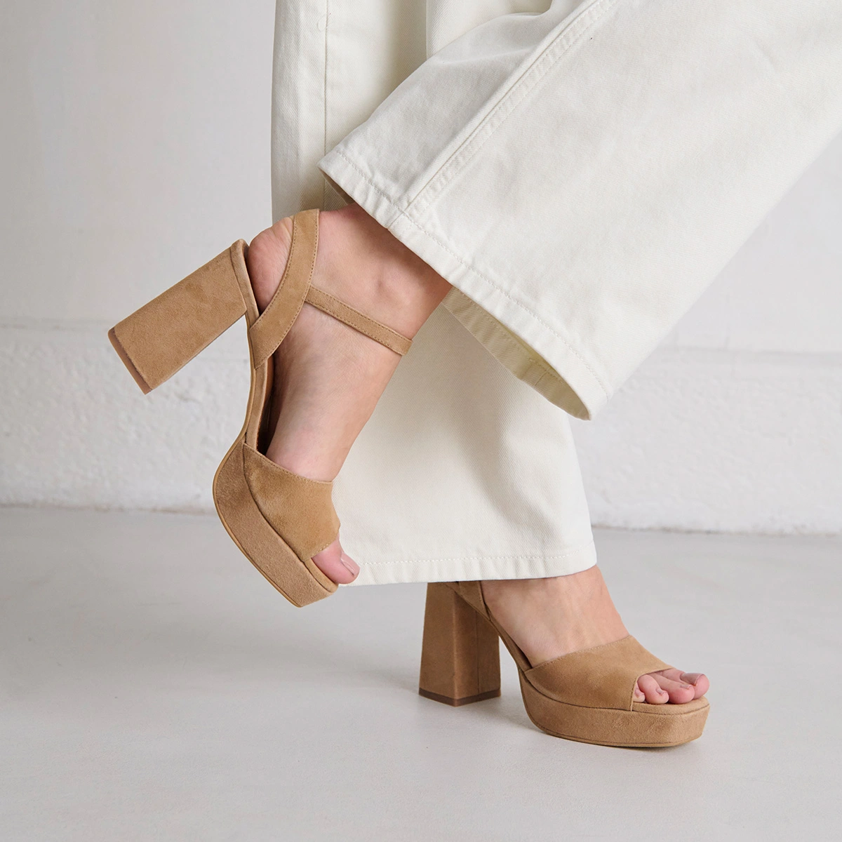 High heel sandals with open toe in camel velvet | VLADA