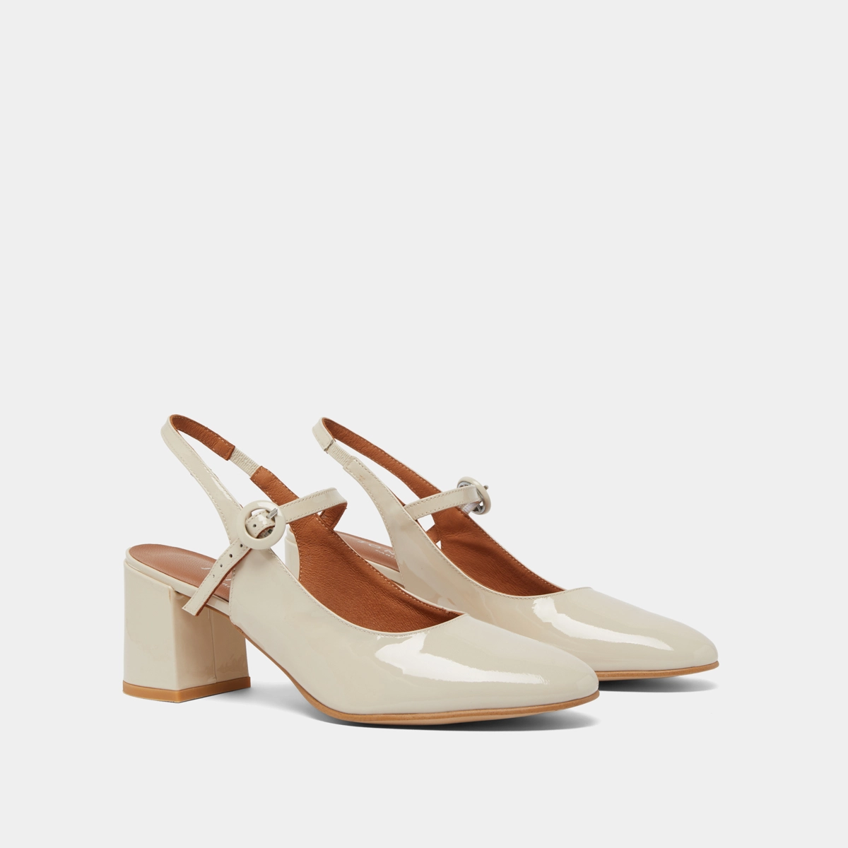 Pointed toe pumps with heels in ecru patent | DOLLAR