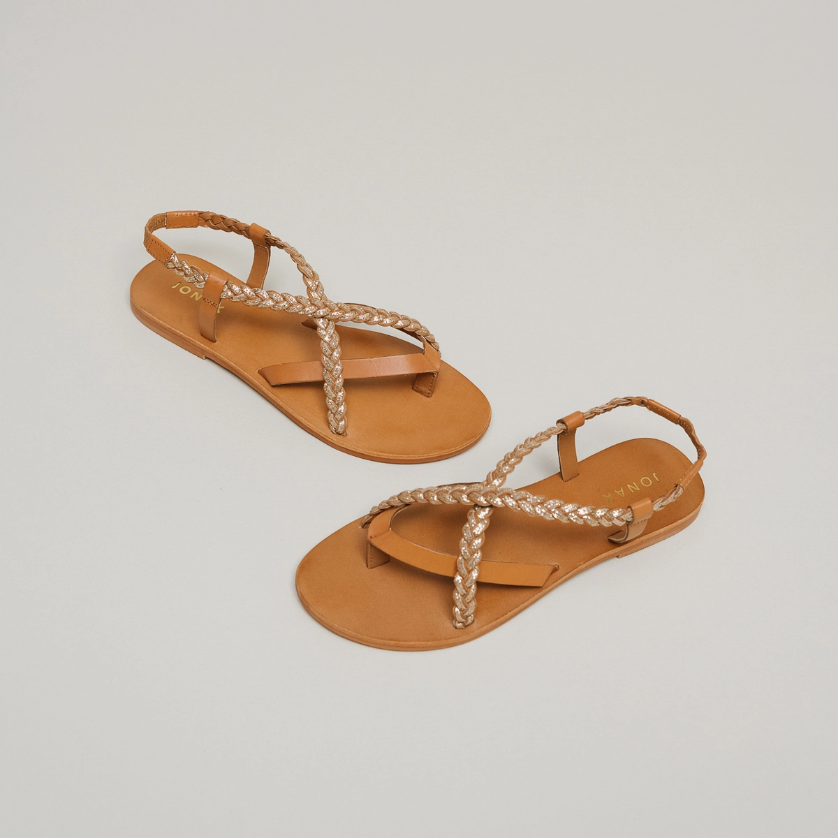 Sandals with straps in leather camel and gold | WARREN