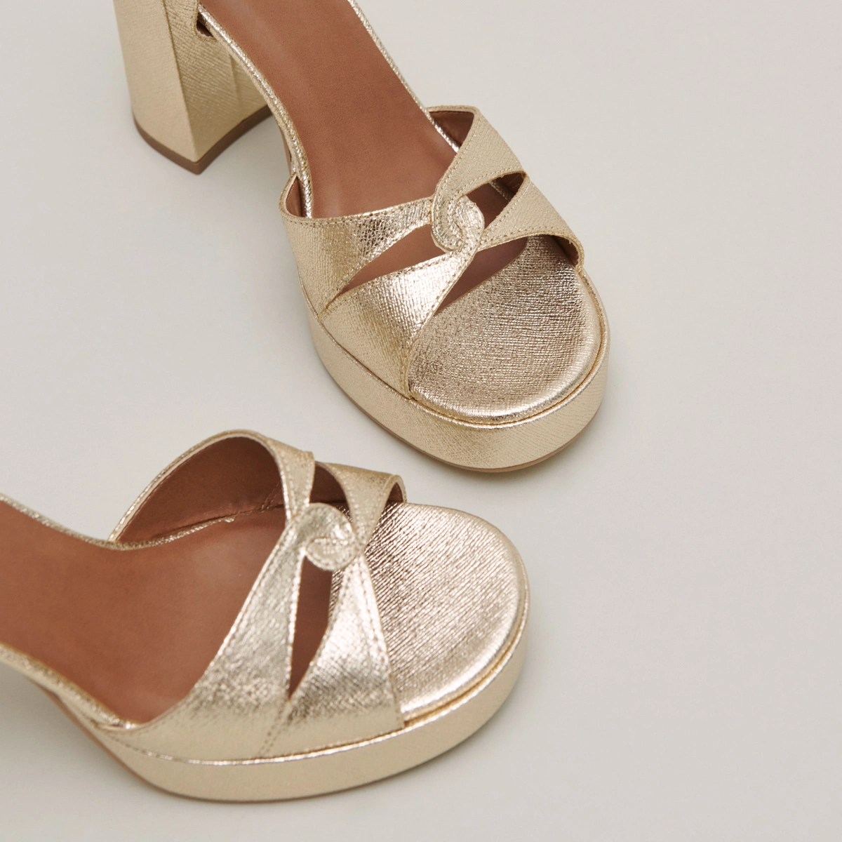 Platform sandals and high heels in platinum metallic textile | JUSTINE