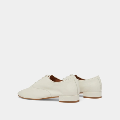 Flat heel richelieus in ecru leather | ADENISE