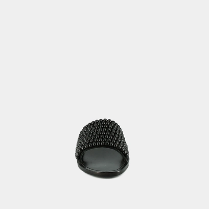 Flat mules with pearls in black leather | walk