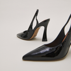Pointed toe slingback pumps black
