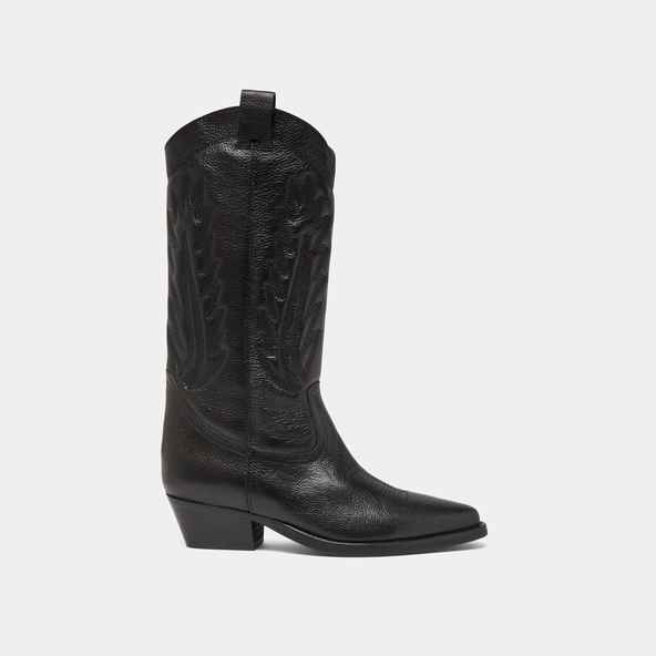 Pointed toe boots with exposed stitching in black grained leather | DELEA