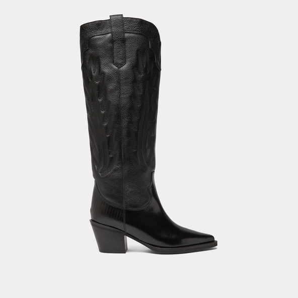 Boots with thick heels and visible stitching in black grained leather | DILO