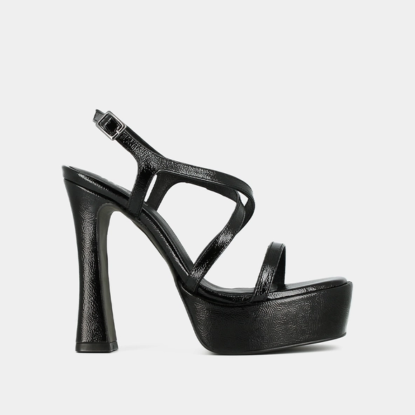 Platform sandals with crossed straps in black pleated leather | BOECIA