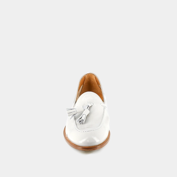Round toe loafers with pompons in pleated patent ecru | TIPHAINE
