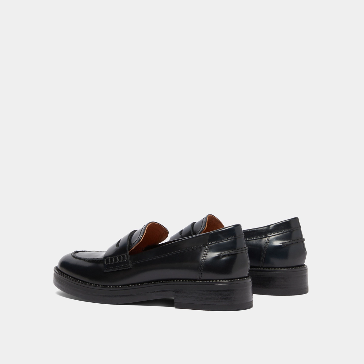 Round-toed loafers in blue patinated leather | MIRNA