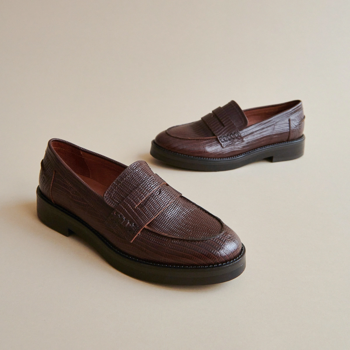 Round-toed loafers in brown reptile leather | MIRNA