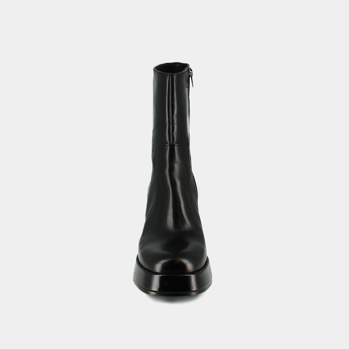 Heeled boots with square toe in black leather | BALDWIN