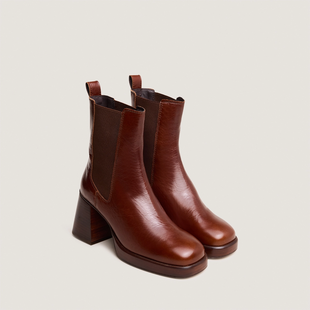 Square toe and elastic boots in brown aged leather | BECCA