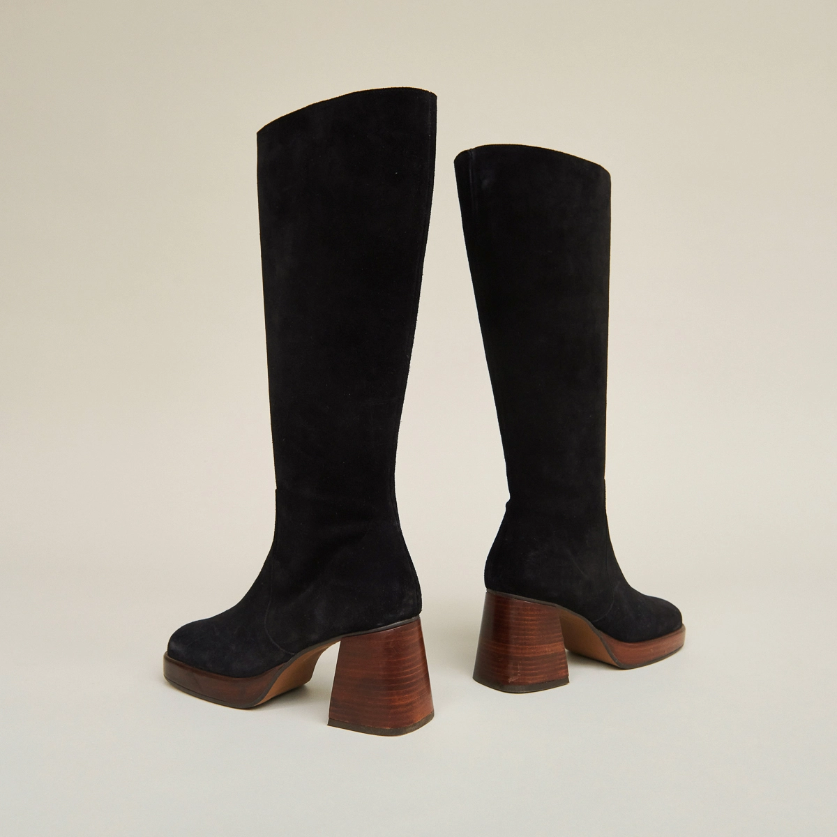 Platform boots in black suede | BETINA
