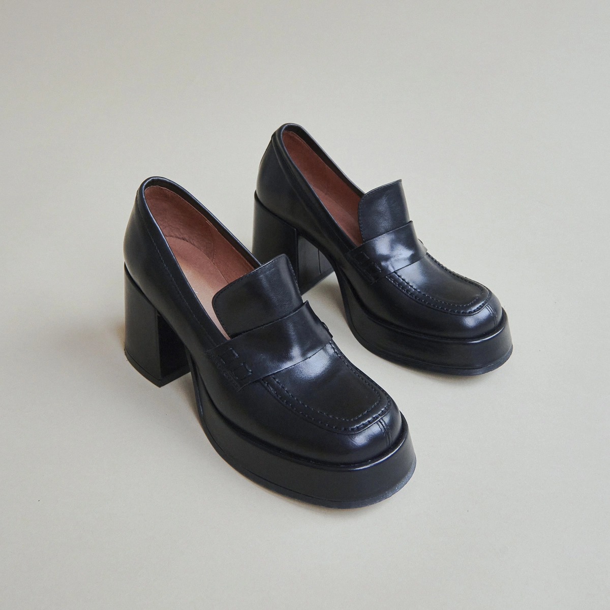 Platform loafers in black leather | BRAD