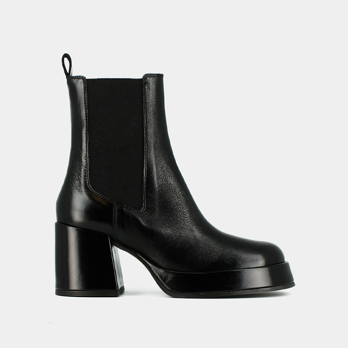 Platform boots with square toes in black aged leather | BRADLEY