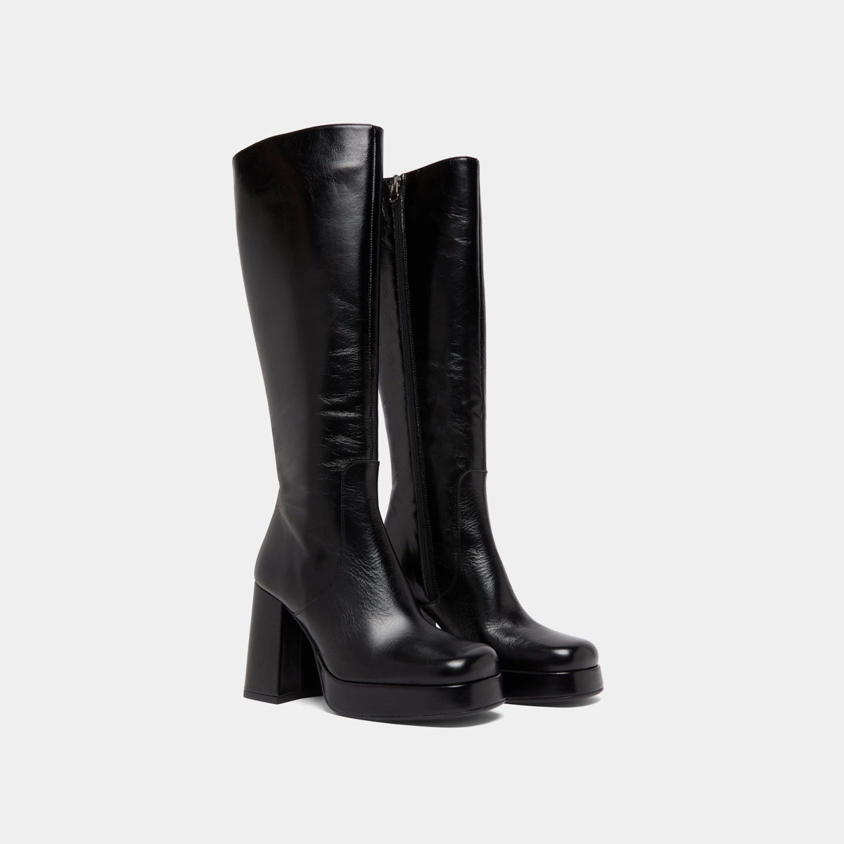 Boots with heels and square toes in black aged leather | BRYAN