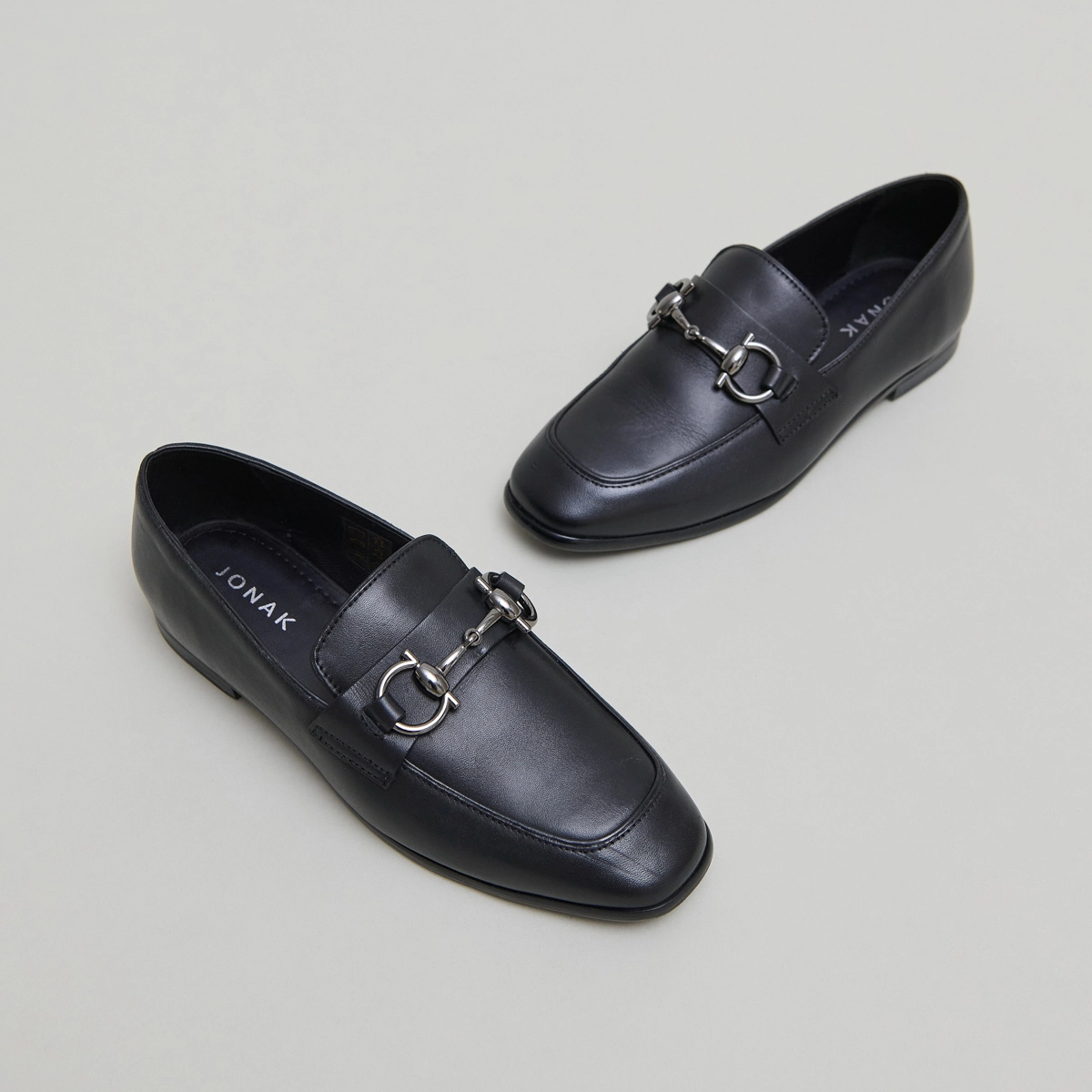 Loafers with square bits and boxes in black leather | AMELLE