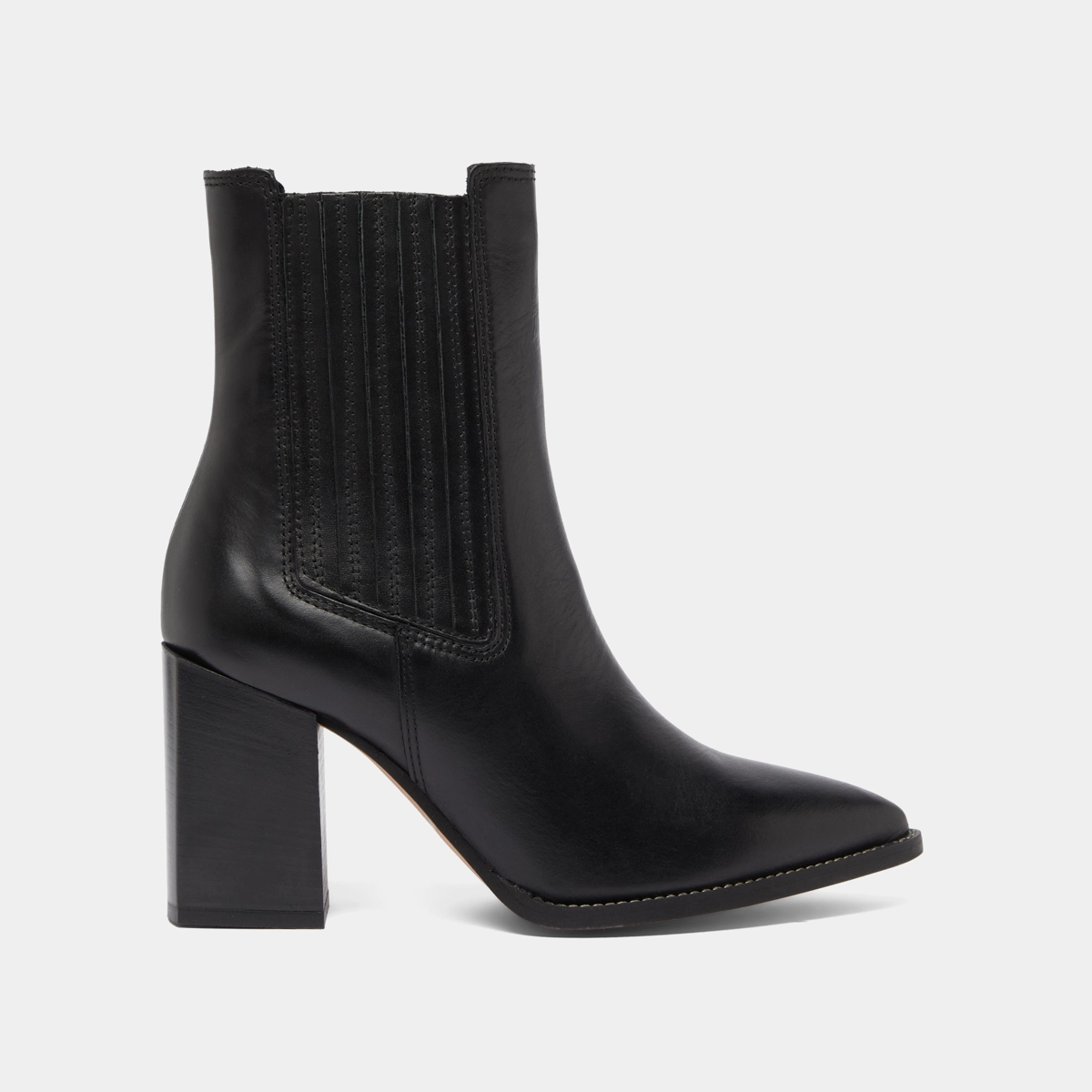 Ankle boots with heels and pointed toes in black leather | PERLINE
