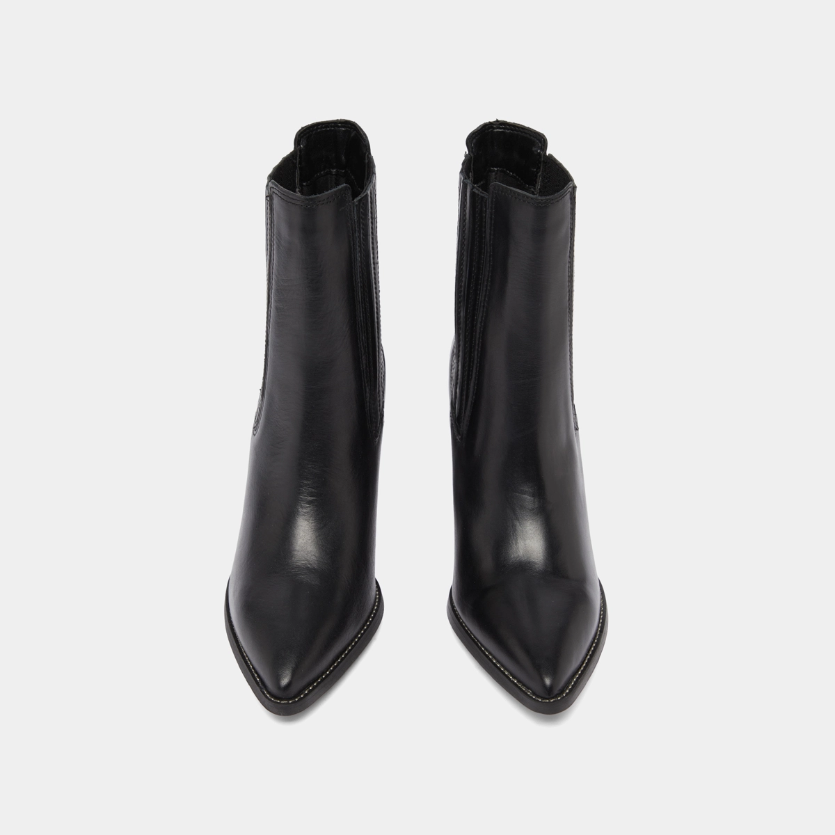 Ankle boots with heels and pointed toes in black leather | PERLINE