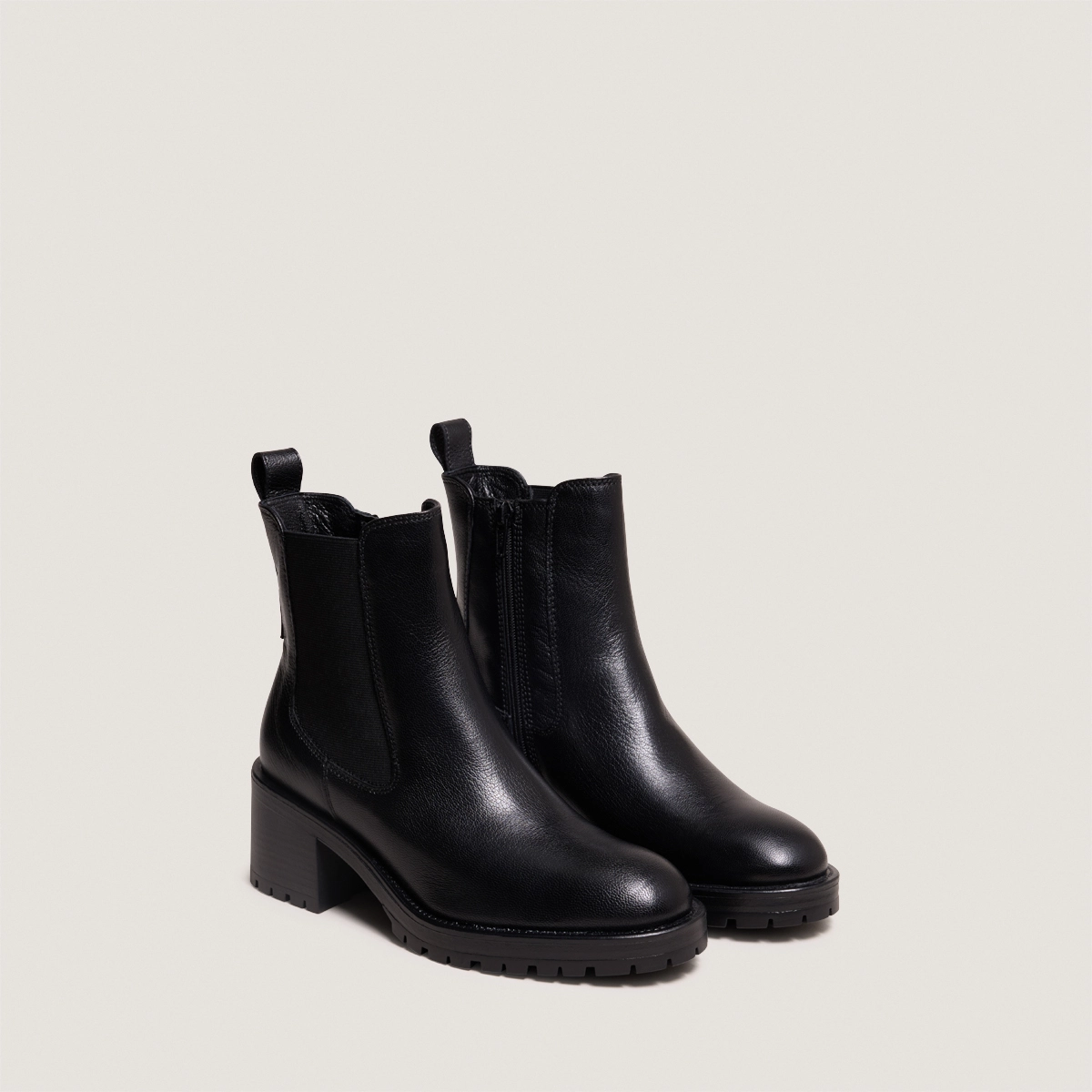 Lowboots with elastic bands in black grained leather | CECILE