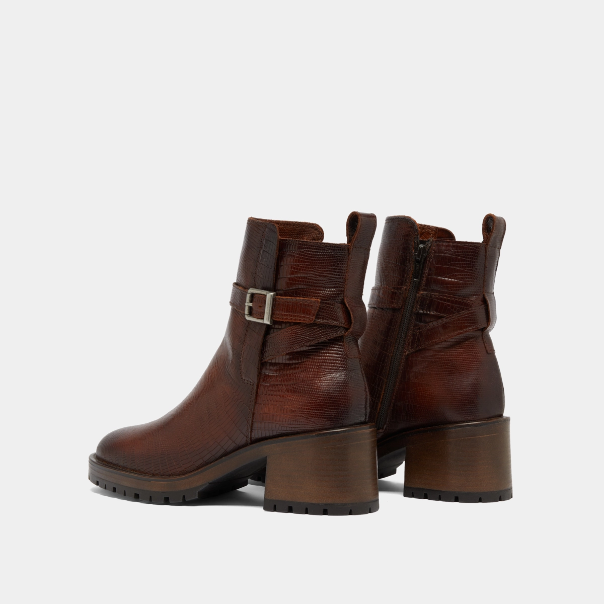 Round-toe buckle boots in cognac reptile leather | CLOVIS