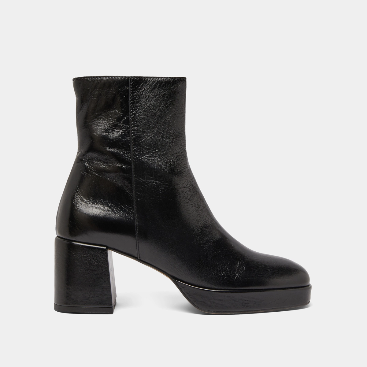 Square-toe boots in black aged leather | VANVES