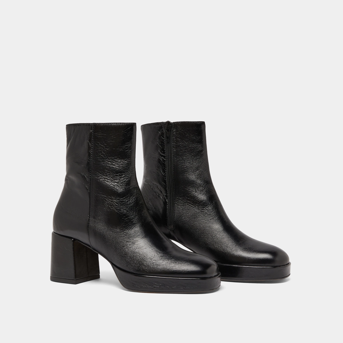 Square-toe boots in black aged leather | VANVES