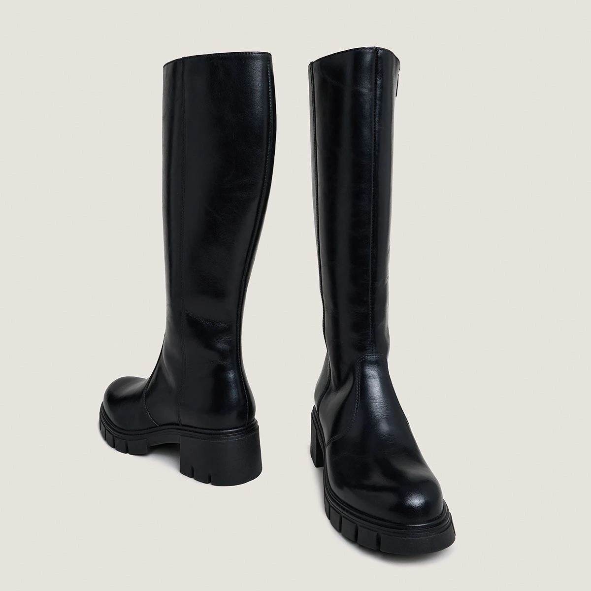 Boots with notched soles in black leather | ANTONIN