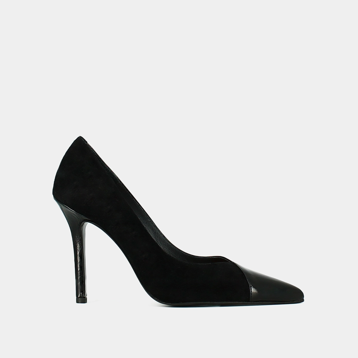Pumps pointed in black leather and black velvet | DOUG