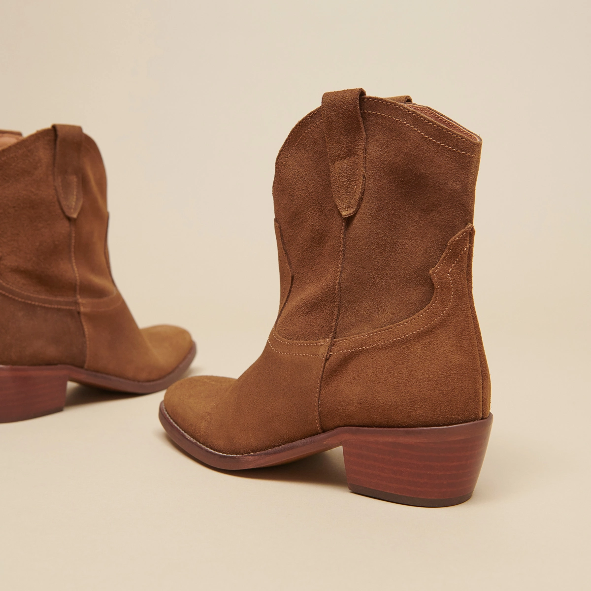Oval-toe lowboots in cognac suede | MARBELLA