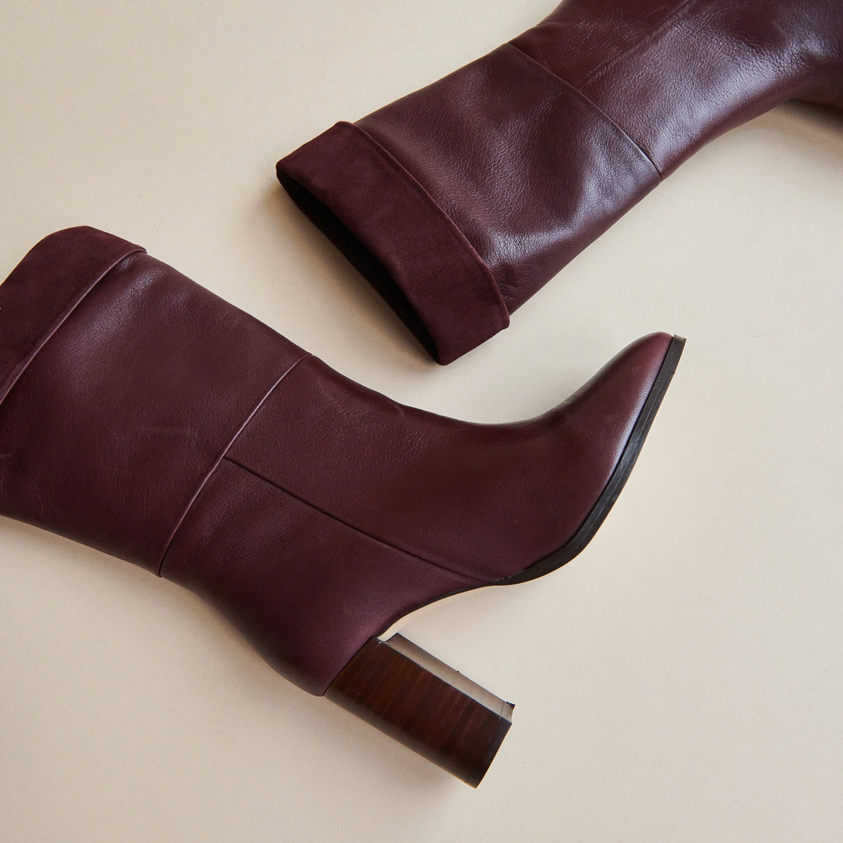 Pointed boots in burgundy leather and velvet | VANNES