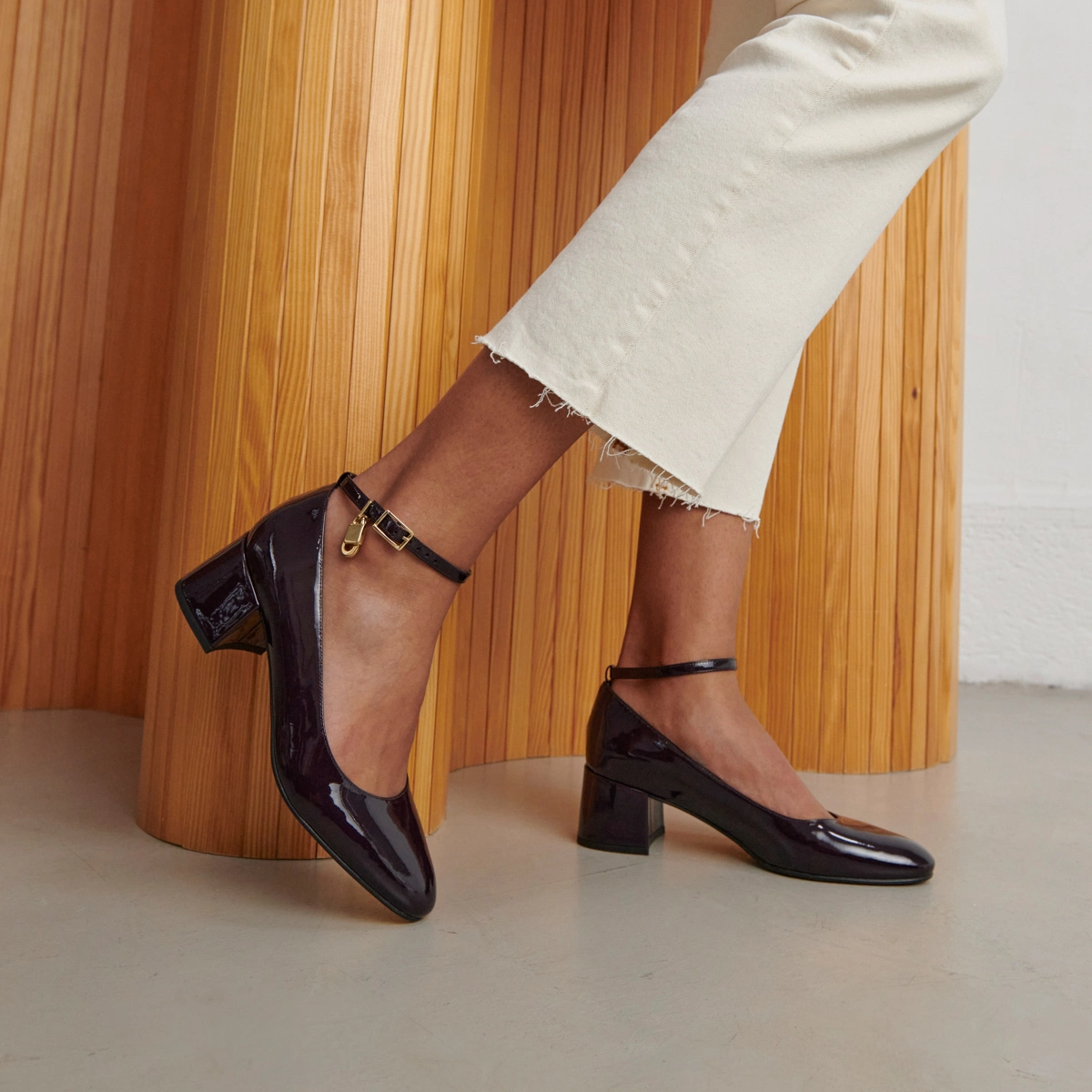 Babies with heels and charms in purple patent | DIAMANT