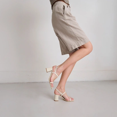 Open toe sandals in ecru leather | VIGNE