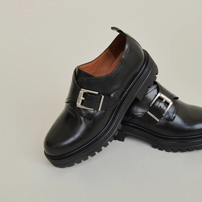 Derbies with buckles and notched soles in black shiny leather | AJACCIO