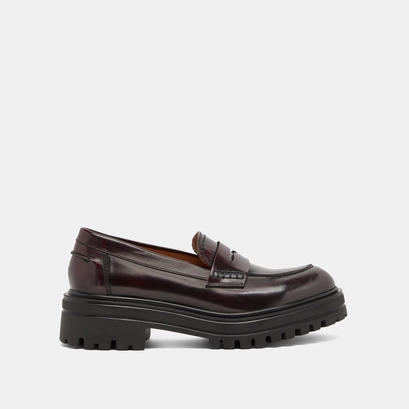Loafer with notched soles in burgundy patinated leather | alfi