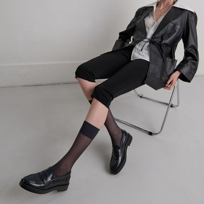 Round-toed loafers blue