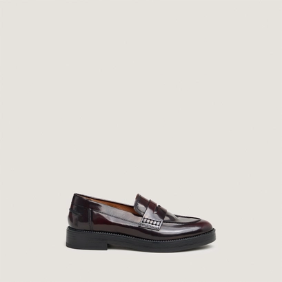 Round-toed loafers in burgundy patinated leather | mirna