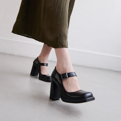 Babies with buckles and square toes in black leather | brieuc