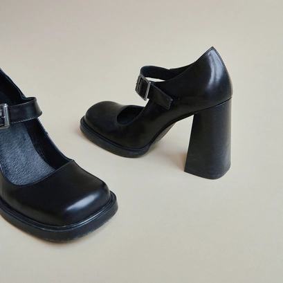 Babies with buckles and square toes in black leather | brieuc