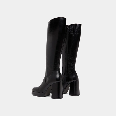 Boots with heels and square toes in black aged leather | bryan