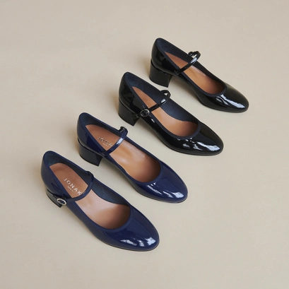 Heeled slippers in blue patent leather | dalmatie